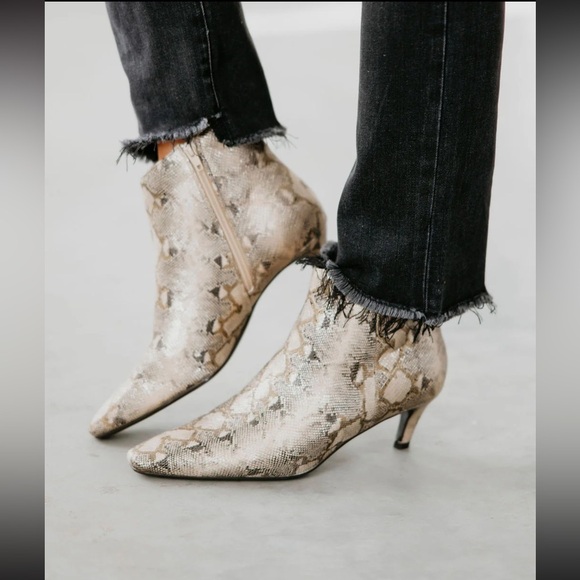 Anne Michelle Lena Bootie Size 10 Bronze Snake Side Zipper Kitten Heel - Picture 2 of 13